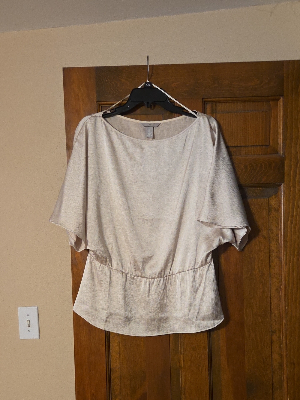 H&M Light Cream Short-Sleeve Peplum Blouse